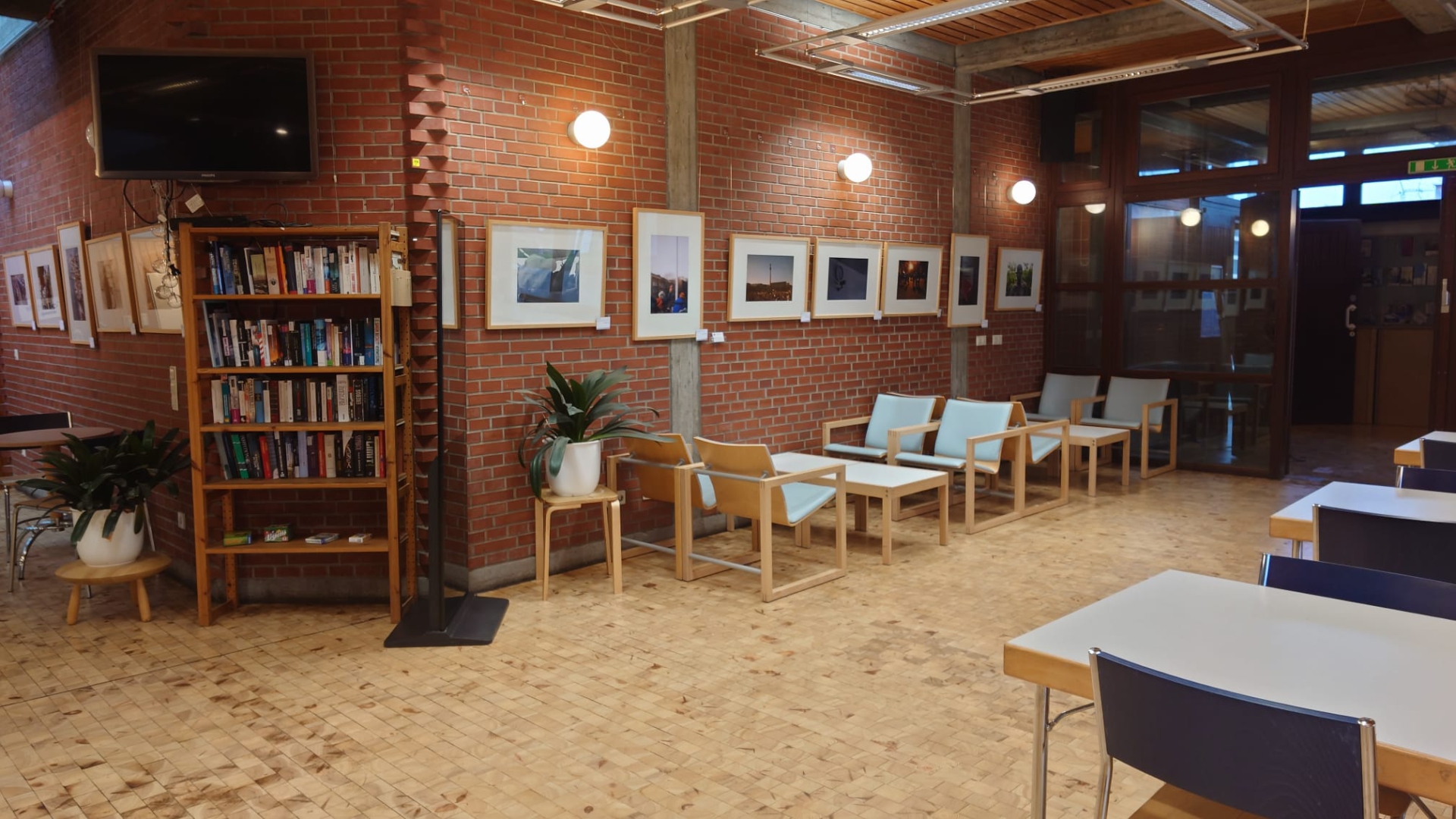 Bild_ÖZ_Cafe_Ecke_groß